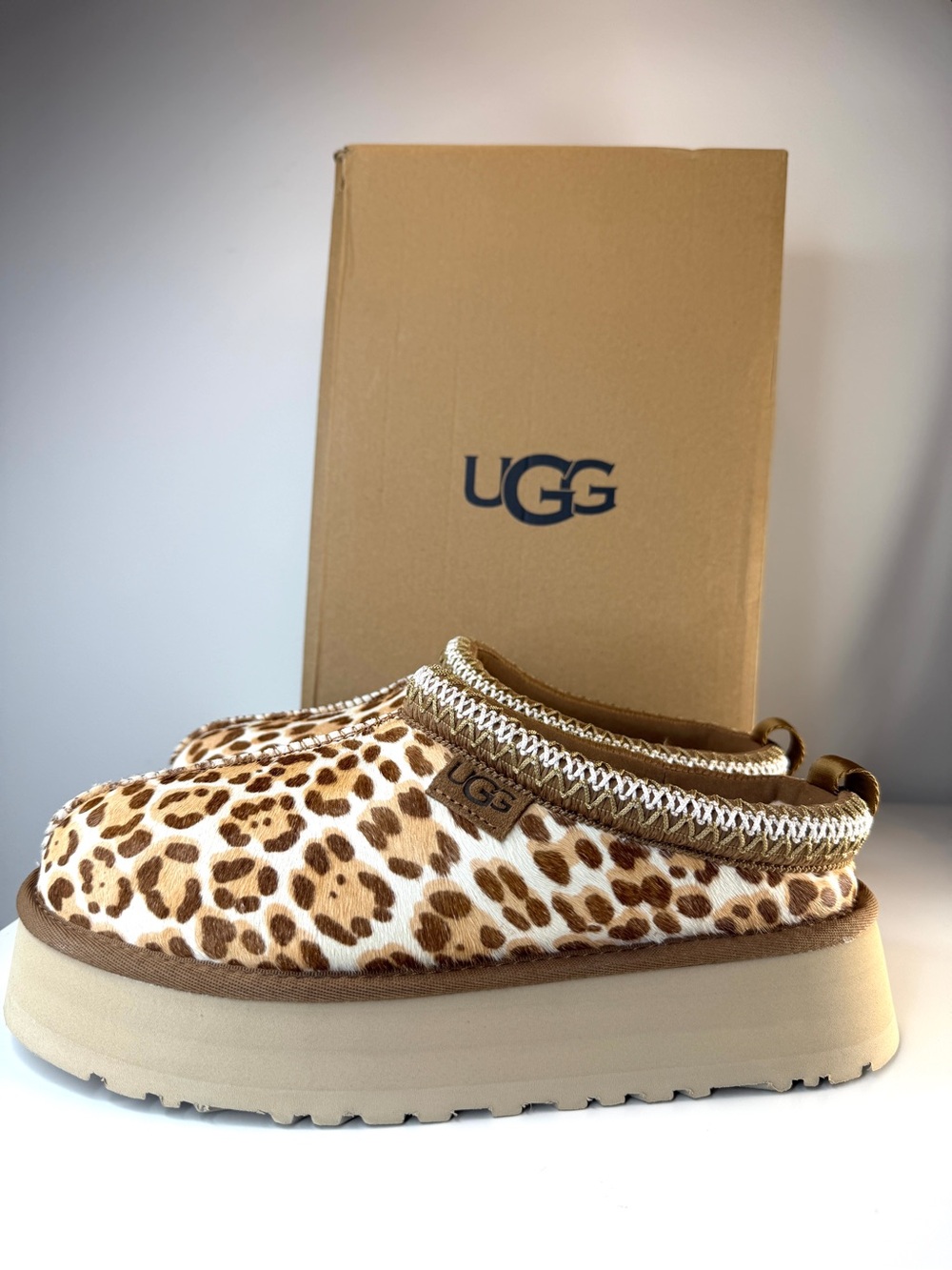 UGG Tazz Plains Leopard Print Slippers Felicity Leopard Jasmine Size 8 / 10 NEW - Picture 2 of 16